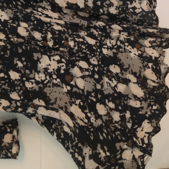 Free people Abstract Print Boho Beachy Romantic ruffled romper Sz m Vacation - Picture 9 of 10